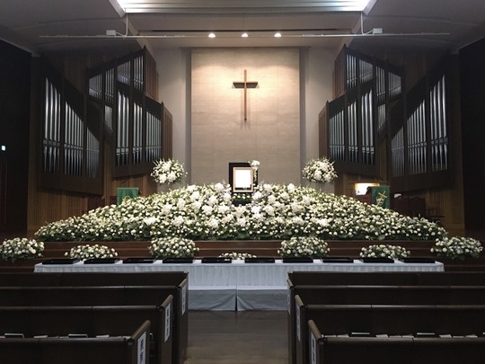 花祭壇 - 東京でキリスト教葬儀・家族葬・社葬ならキリスト教